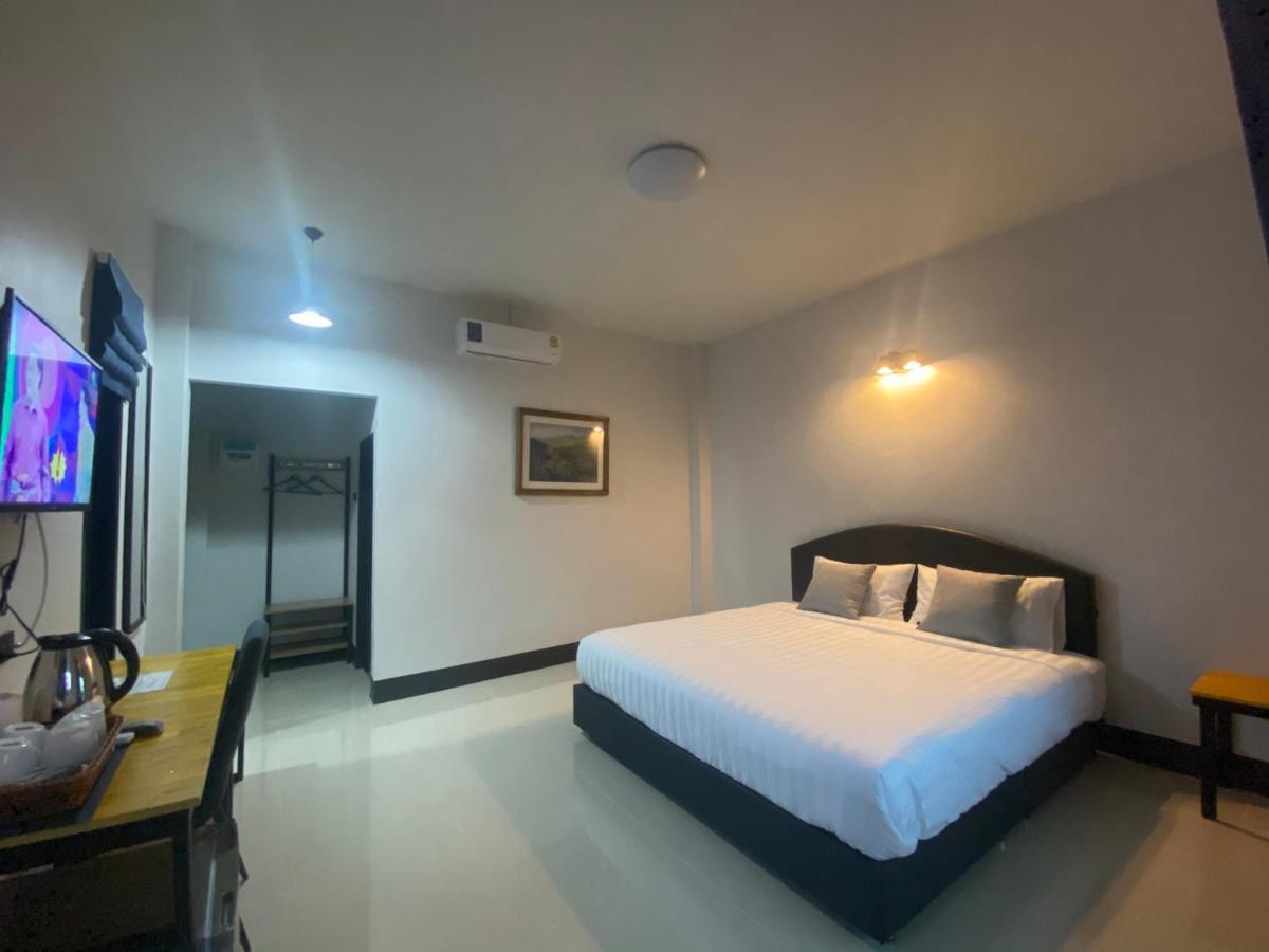 Апартаменты Jeerat House จิรัสเฮ้าส์ Пхаяу Экстерьер фото